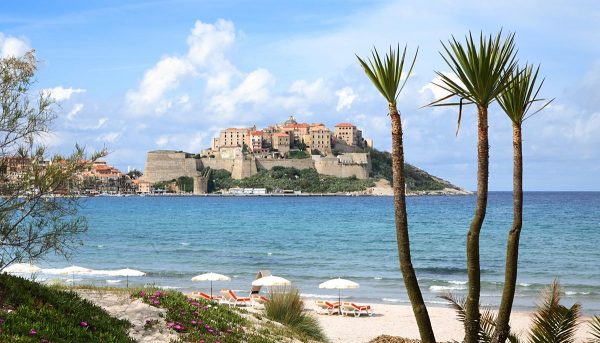 Prochaines vacances, cap sur la Corse, partez découvrir Calvi !